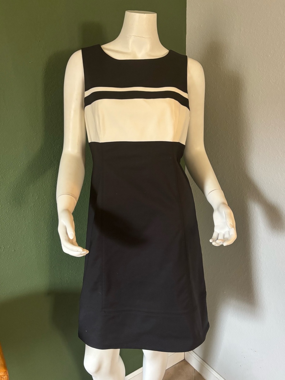 White House Black Market Black and White Sleeveless Midi Sheath Dress